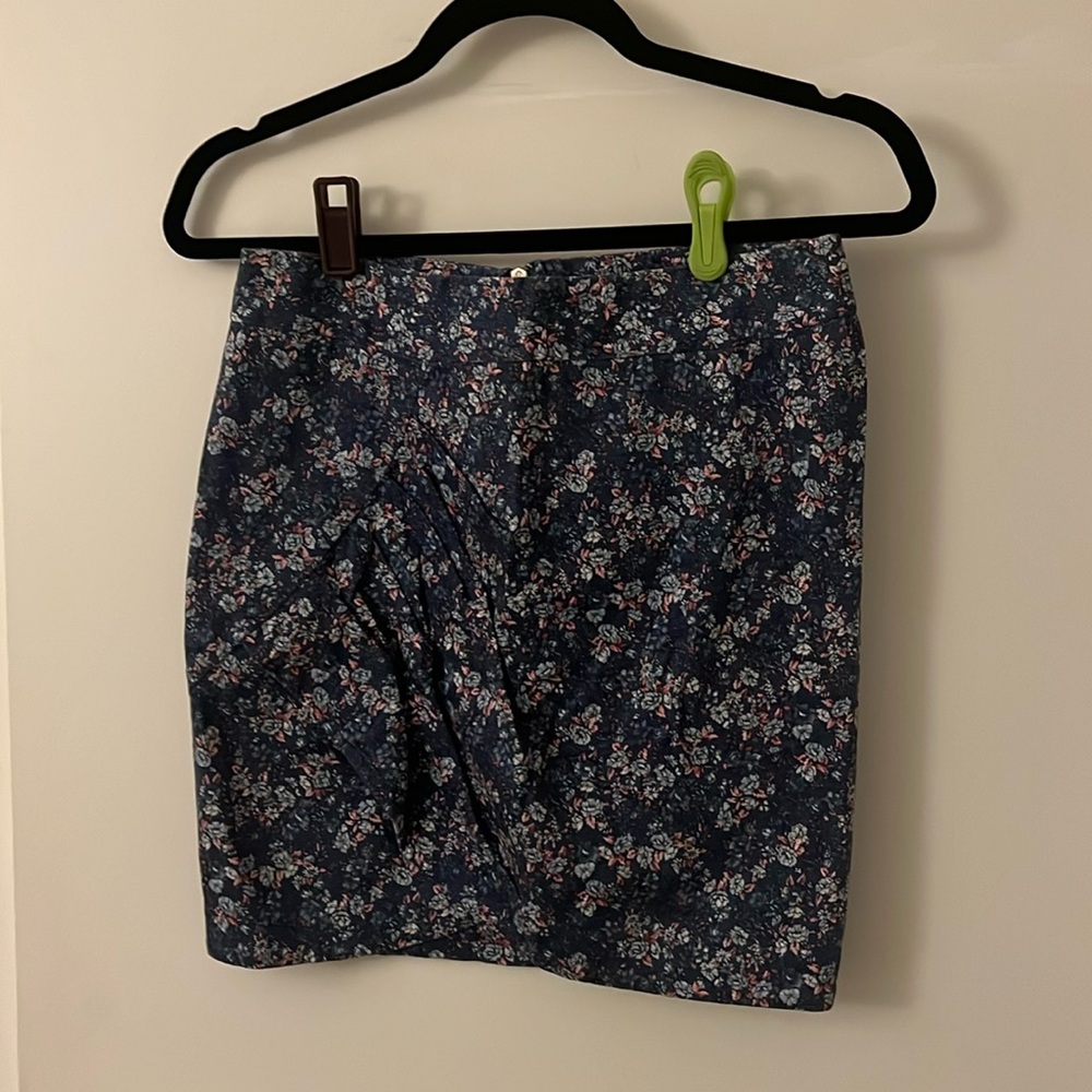 Sweet Floral Skirt Made in Brazil. Measurements in picture. Fits Size M.